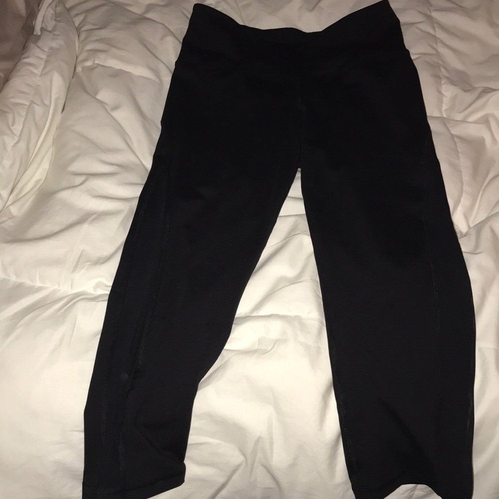 Black active leggings